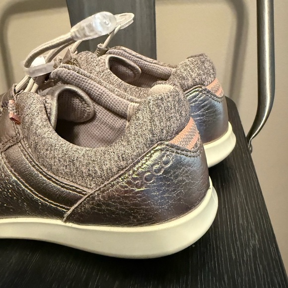 ECCO Women's Sense Toggle Fashion Sneaker, Rose Gold Sz 5 - Picture 7 of 15